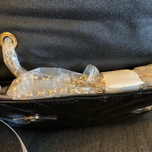 Nicole Miller Quilted Black Chevron Crossbody/Shoulder Bag - NWT - Picture 6 of 7